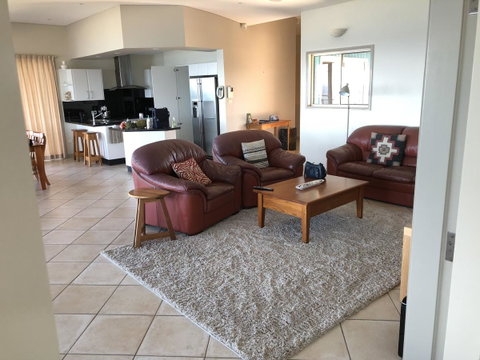 OceanScape Luxury Beachfront Villas - Yamba Accommodation 8