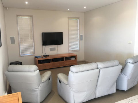 OceanScape Luxury Beachfront Villas - Yamba Accommodation 1