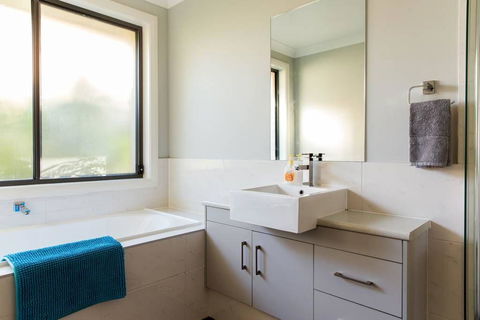 Sydney Amazing Holiday Home Bridal BnB - Yamba Accommodation 9