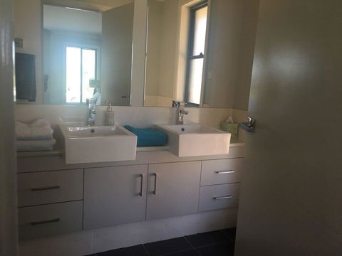 Sydney Amazing Holiday Home Bridal BnB - Yamba Accommodation 10