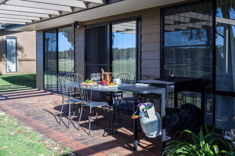 Horizons Retreat & Golf, Villa 133 - Yamba Accommodation 16