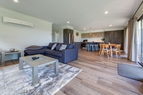 Horizons Retreat & Golf, Villa 133 - Yamba Accommodation 3