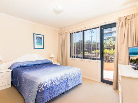 Millennium 102 With Pool In Complex - Yamba Accommodation 3