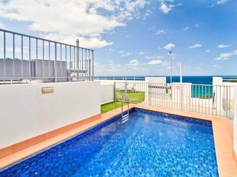 Relaxed Beachside Living - Yamba Accommodation 16