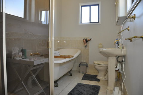 Caledonia Cottage - Yamba Accommodation 23