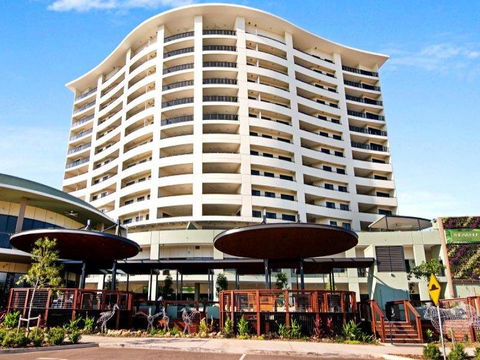 Nomikis\'On The Avenue - Yamba Accommodation 16