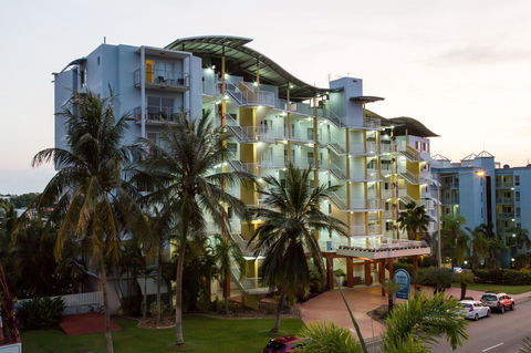 Cullen Bay Resorts - Yamba Accommodation 11