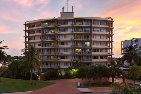 Cullen Bay Resorts - Yamba Accommodation 12