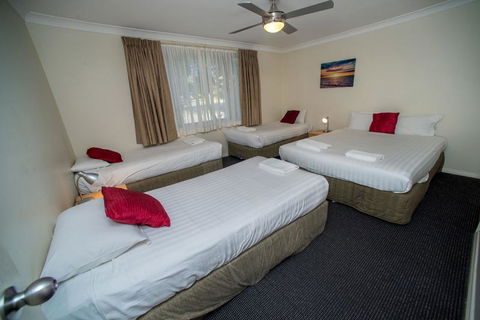 Beaches Serviced Apartments - Yamba Accommodation 0