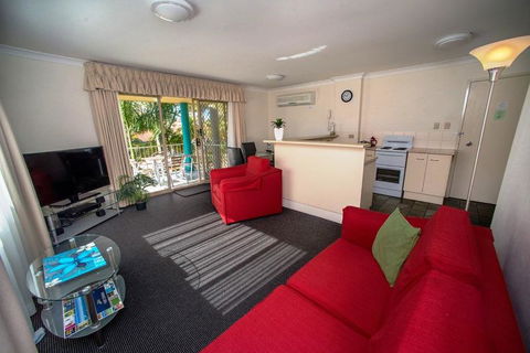 Beaches Serviced Apartments - Yamba Accommodation 12