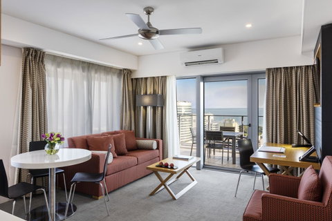 Oaks Darwin Elan Hotel - Yamba Accommodation 16