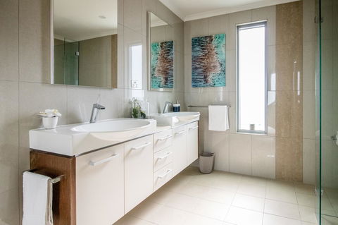 ZEN BY THE WATER - Esplanade Darwin Retreat - Yamba Accommodation 11
