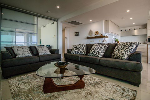 ZEN BY THE WATER - Esplanade Darwin Retreat - Yamba Accommodation 41