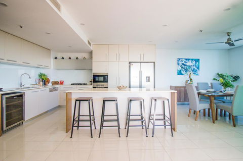 ZEN BY THE WATER - Esplanade Darwin Retreat - Yamba Accommodation 21