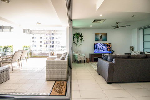 ZEN BY THE WATER - Esplanade Darwin Retreat - Yamba Accommodation 40