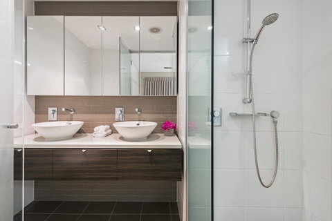 Darwin Waterfront Luxury Suites - Yamba Accommodation 36
