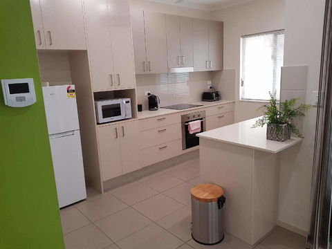 Darwin-Ocean Views, Tropical Getaway, Pool & Aircon - Yamba Accommodation 8
