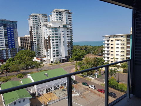 Darwin-Ocean Views, Tropical Getaway, Pool & Aircon - Yamba Accommodation 20