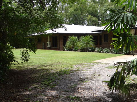 DARWIN'S SHADY ACRES RETREAT - Yamba Accommodation 1
