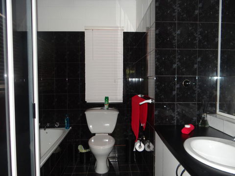 DARWIN'S SHADY ACRES RETREAT - Yamba Accommodation 33