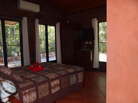 DARWIN'S SHADY ACRES RETREAT - Yamba Accommodation 38
