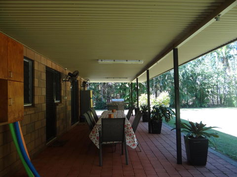 DARWIN'S SHADY ACRES RETREAT - Yamba Accommodation 6