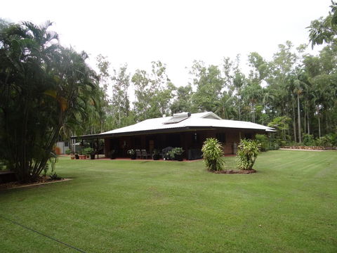 DARWIN'S SHADY ACRES RETREAT - Yamba Accommodation 0
