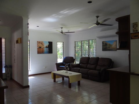 DARWIN'S SHADY ACRES RETREAT - Yamba Accommodation 21