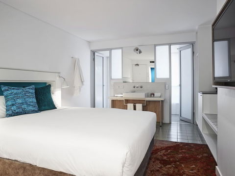 The Lost Camel Hotel - Yamba Accommodation 1