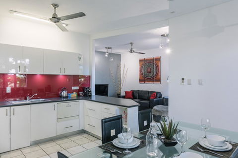 CitySide Apartment - 2 Bedroom With Private Courtyard - Yamba Accommodation 0