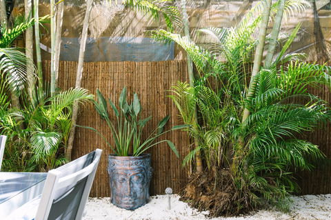 CitySide Apartment - 2 Bedroom With Private Courtyard - Yamba Accommodation 11
