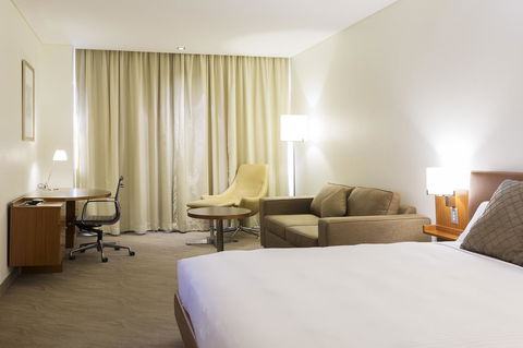 Novotel Canberra - Yamba Accommodation 33