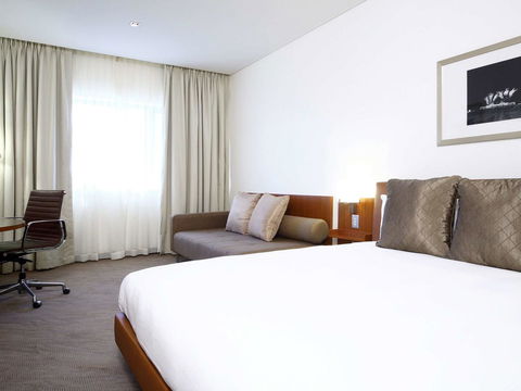 Novotel Canberra - Yamba Accommodation 0