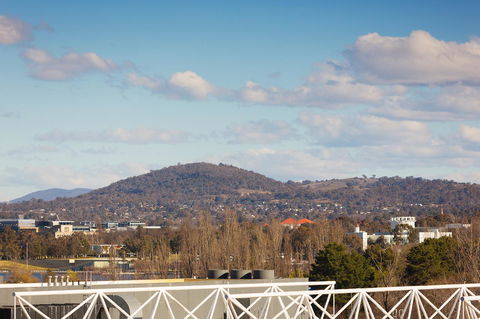 Crowne Plaza Canberra, An IHG Hotel - Yamba Accommodation 16
