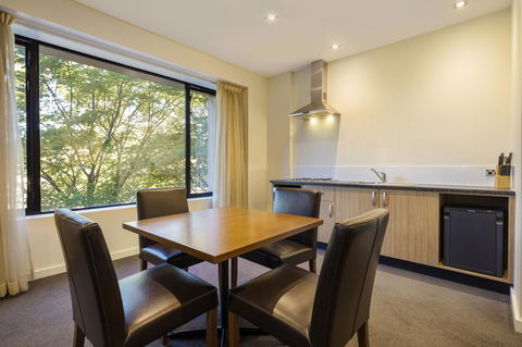 Crowne Plaza Canberra, An IHG Hotel - Yamba Accommodation 39