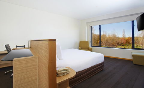 Crowne Plaza Canberra, An IHG Hotel - Yamba Accommodation 41