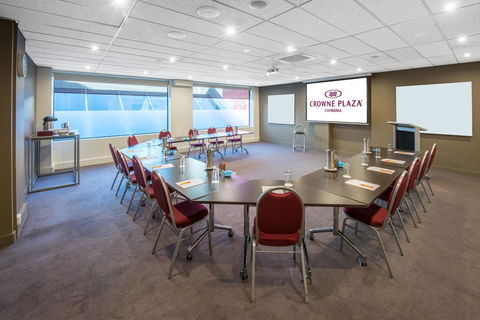 Crowne Plaza Canberra, An IHG Hotel - Yamba Accommodation 8