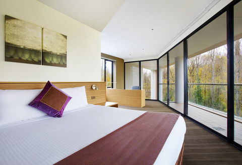 Crowne Plaza Canberra, An IHG Hotel - Yamba Accommodation 43