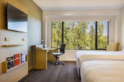 Crowne Plaza Canberra, An IHG Hotel - Yamba Accommodation 22