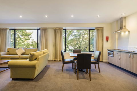 Crowne Plaza Canberra, An IHG Hotel - Yamba Accommodation 35