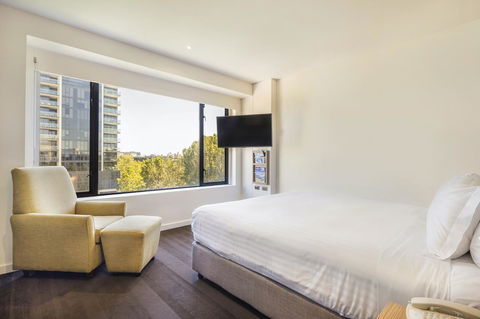 Crowne Plaza Canberra, An IHG Hotel - Yamba Accommodation 21