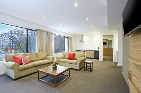 Crowne Plaza Canberra, An IHG Hotel - Yamba Accommodation 11