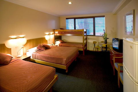 Madison Capital Executive Apartments - Yamba Accommodation 4