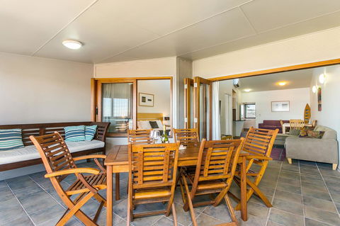 Lennox Holiday Apartments - Yamba Accommodation 33