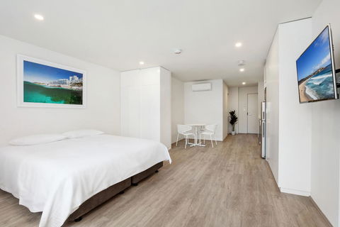Bondi Beach Studio King Suite 2 - Yamba Accommodation 1