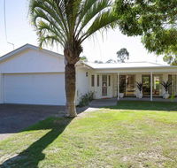 Bonito' 26 Bonito Street - pet friendly housewith aircon - Yamba Accommodation