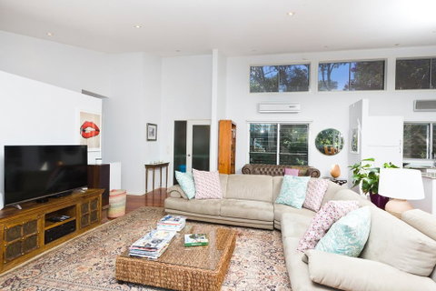 Booti Booti Lakehouse - Yamba Accommodation 1