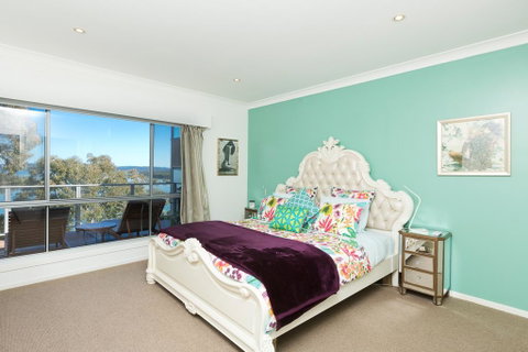 Booti Booti Lakehouse - Yamba Accommodation 3
