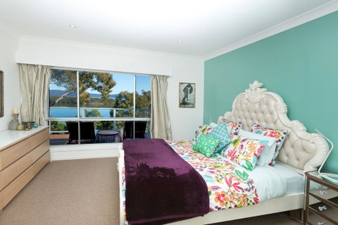 Booti Booti Lakehouse - Yamba Accommodation 2