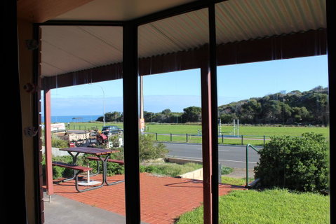 Bott's Beach Retreat - Yamba Accommodation 0
